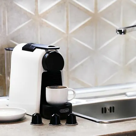 Grey Rhino 1min From The White Tower アパート